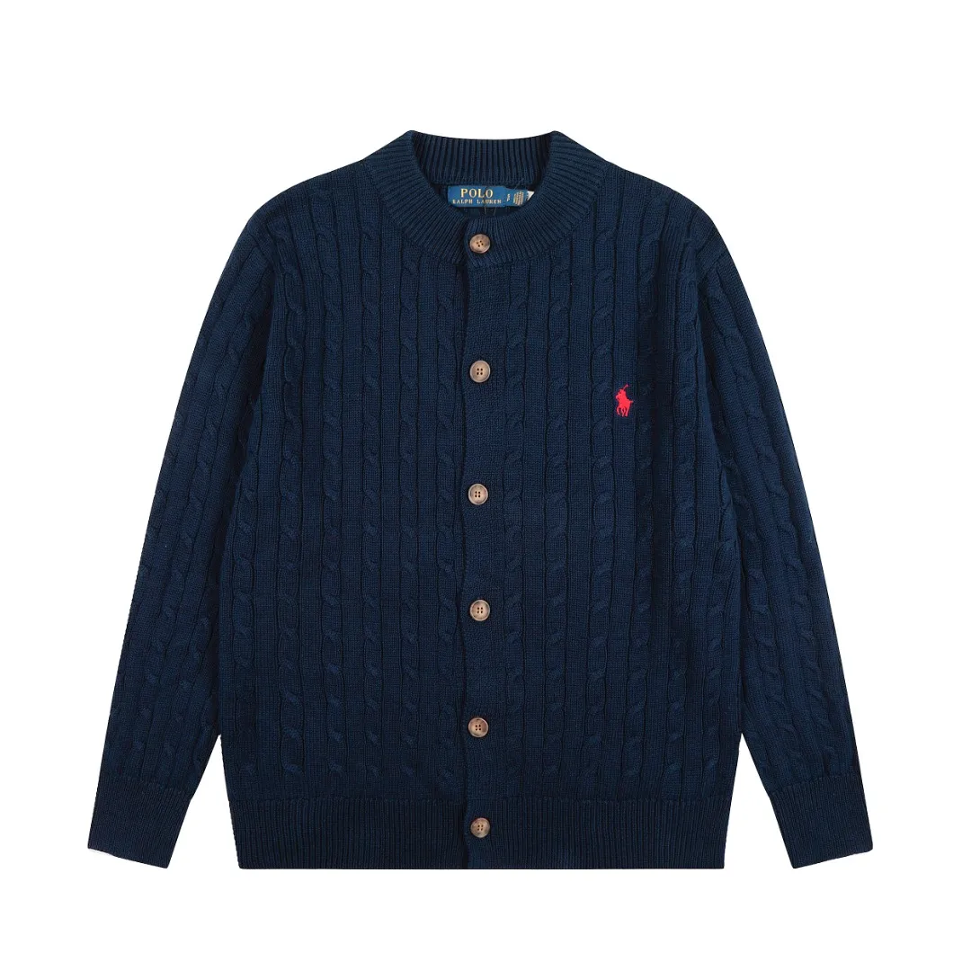P250 Top quality" Style number: DS806# (not off the shelves all year round) [Ralph Lauren solid color pony embroidery logo male god style twist knitted cardigan] ✅Ralph Lauren Ralph Lauren classic basic versatile male god style round neck twist knitted cardigan jacket ✅Main supplier platform live broadcast Wholesale entities Replenish when out of stock Not off the shelf ✅ZP quality 1:1 version Scan the code to enter the GF website Counter quality ✅Detailed quality is the only one in Guangzhou. Imported quality veil, focusing on high-end, cost-effective, good quality needless to say. ✅The version restores the original order. The maximum size can be worn up to 200 pounds. Loose, comfortable and stress-free. ✅The upper body is simple and easy to match. A must-have for men. Good-looking clothes are never picky. A must-have for men's wardrobe. Size: S-XL. Color: Black, White, Gray, Khaki, Navy Blue, Gentleman's Lake Blue.